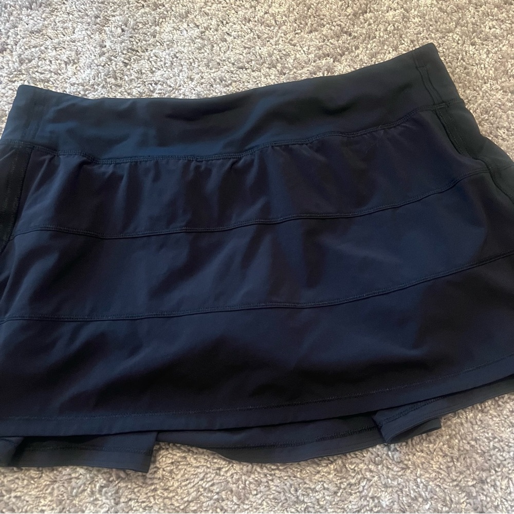 {Lululemon} Black Mid-Rise Pace Rival Skort - Picture 2 of 12